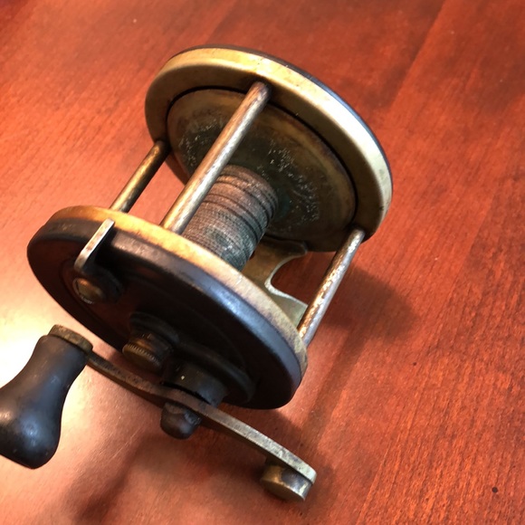 Vintage fishing reel 250 yd free spool - Picture 2 of 4
